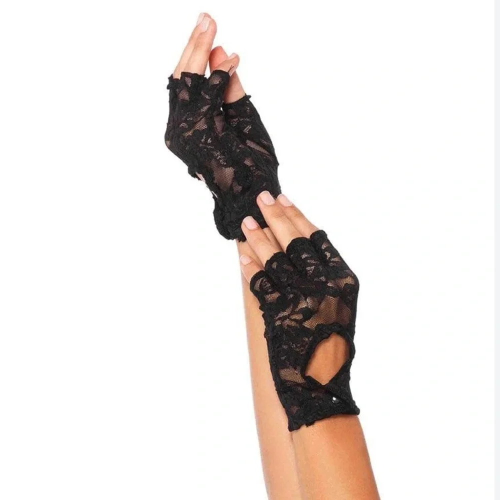 🤍 Claire's Icing White Lace Like Fingerless Gloves NWOT